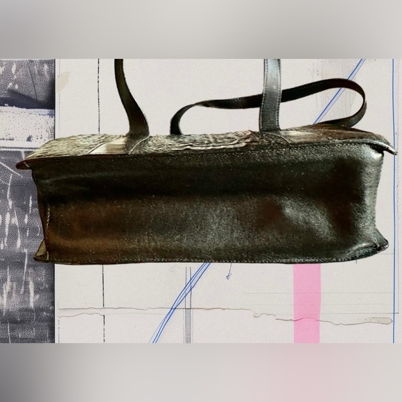 Brahmin Vintage Black Croc Embossed Leather Shoulder Bag - Picture 9 of 10